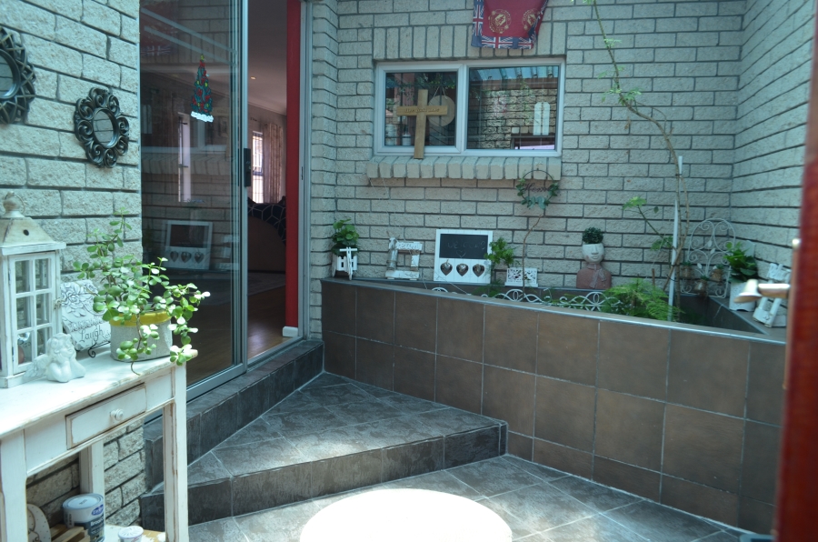 3 Bedroom Property for Sale in Jagtershof Western Cape